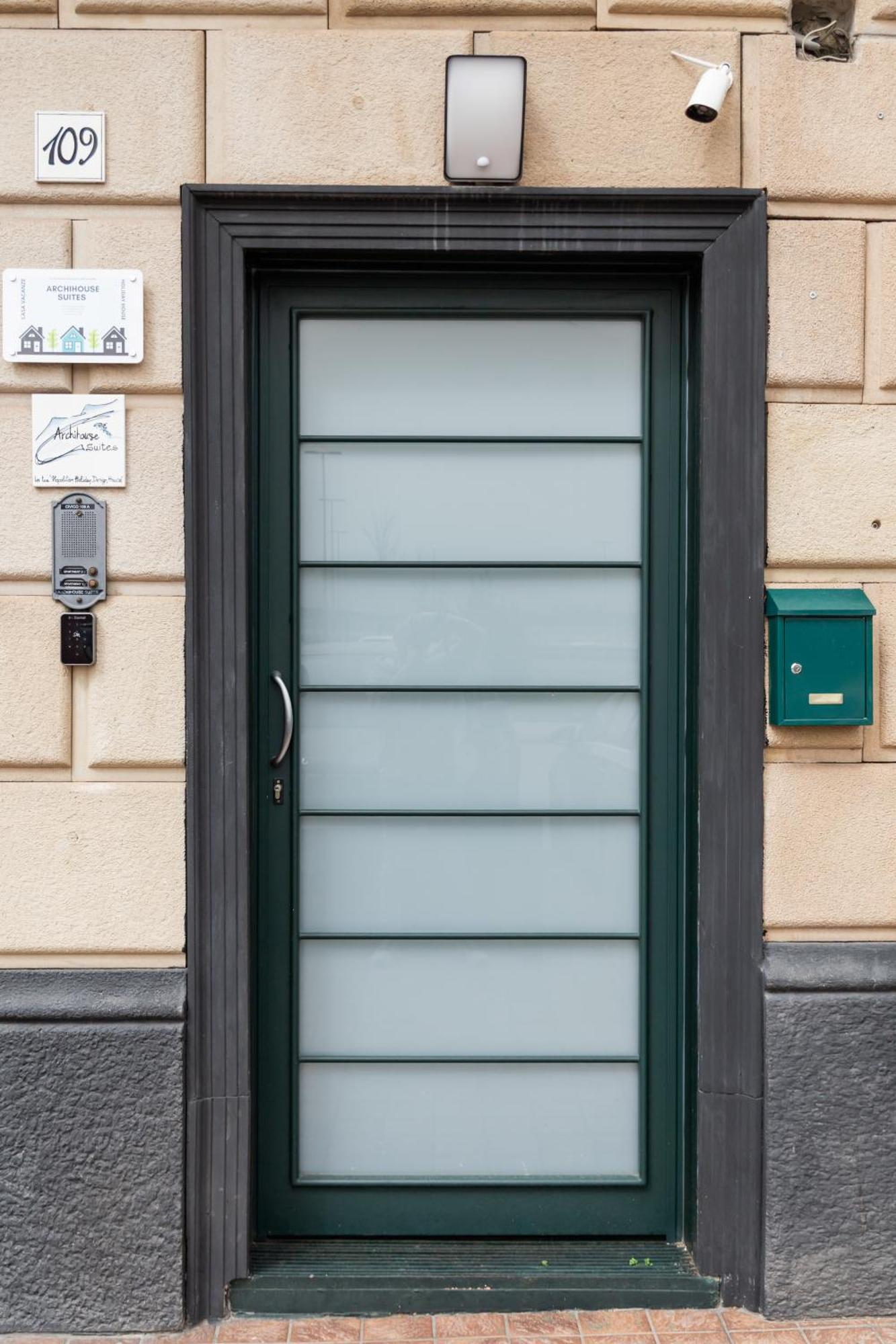 Archihouse Suites نابولي المظهر الخارجي الصورة